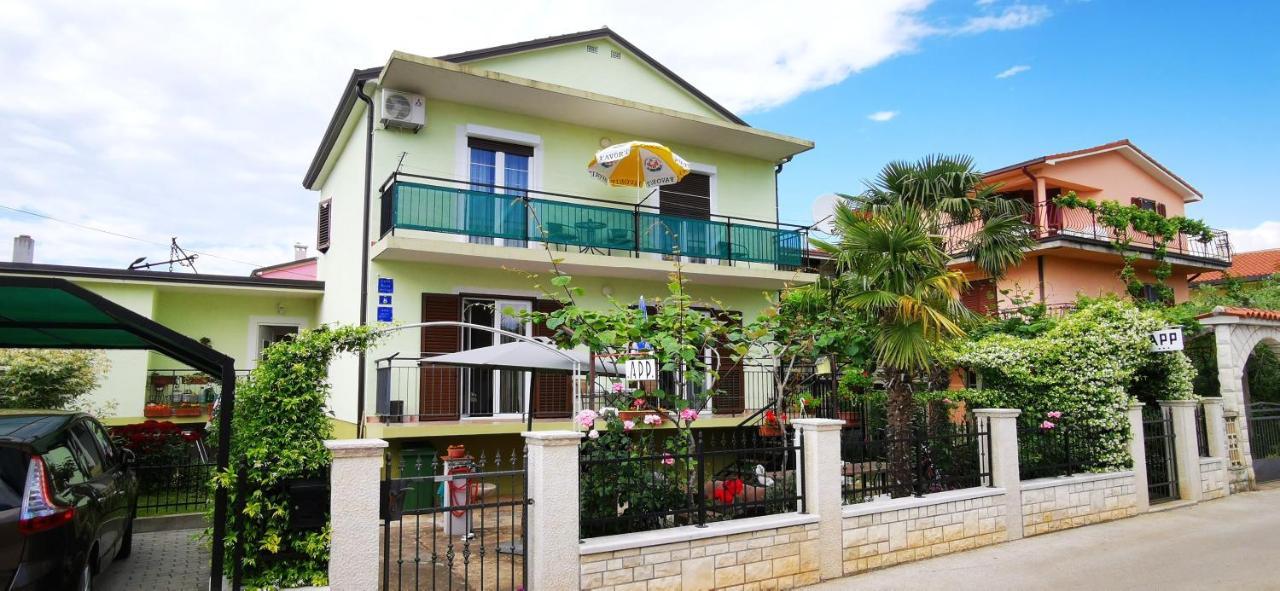 אומאג Apartments Grassi By Rent Istria מראה חיצוני תמונה