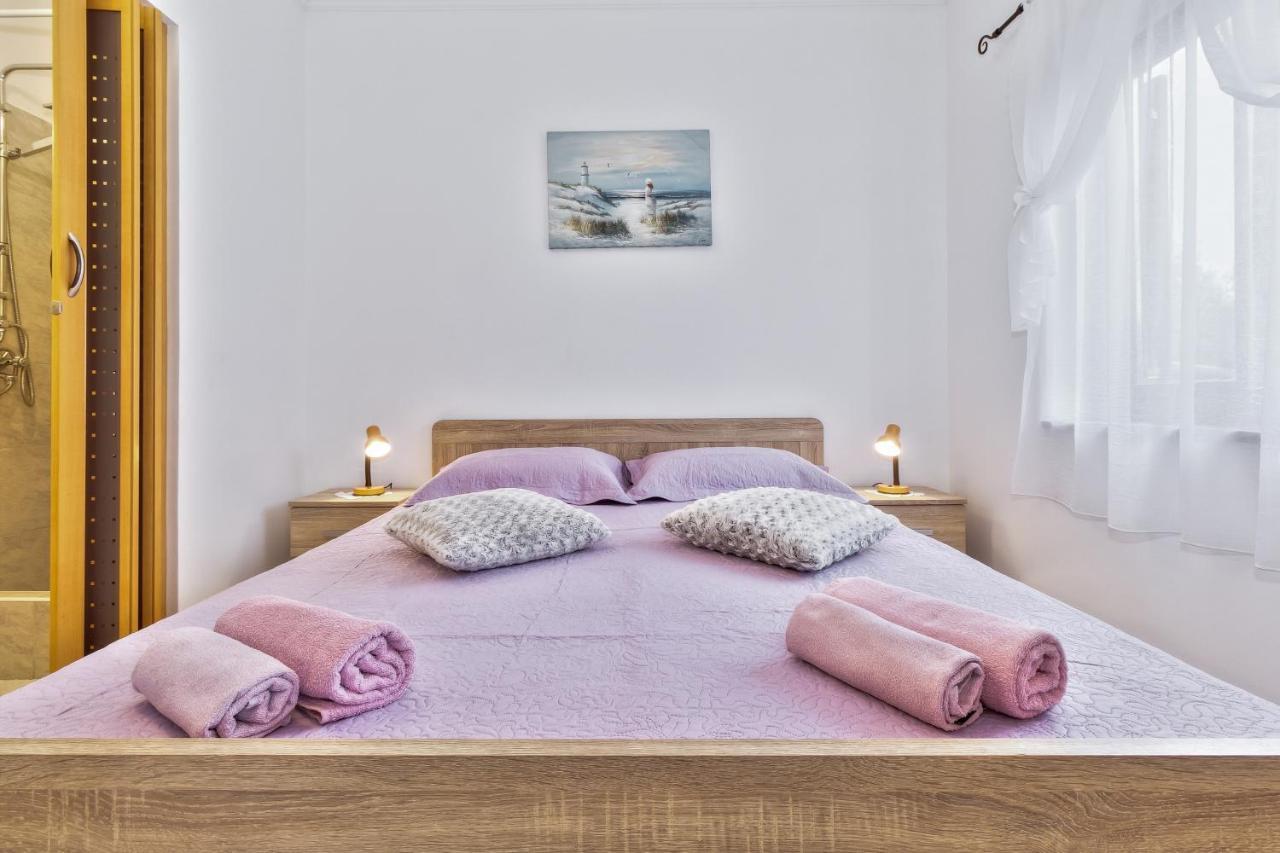 אומאג Apartments Grassi By Rent Istria מראה חיצוני תמונה