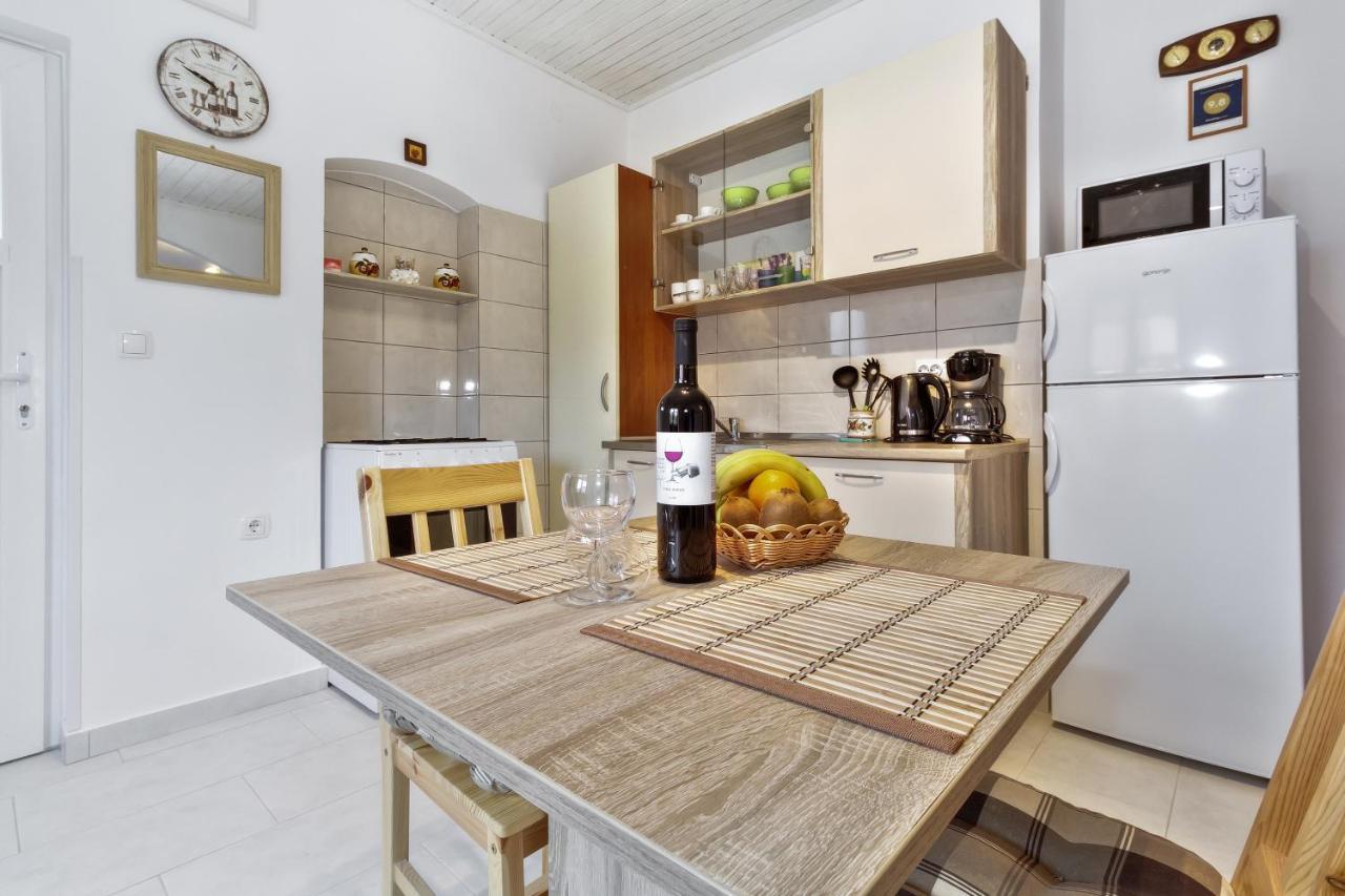 אומאג Apartments Grassi By Rent Istria מראה חיצוני תמונה
