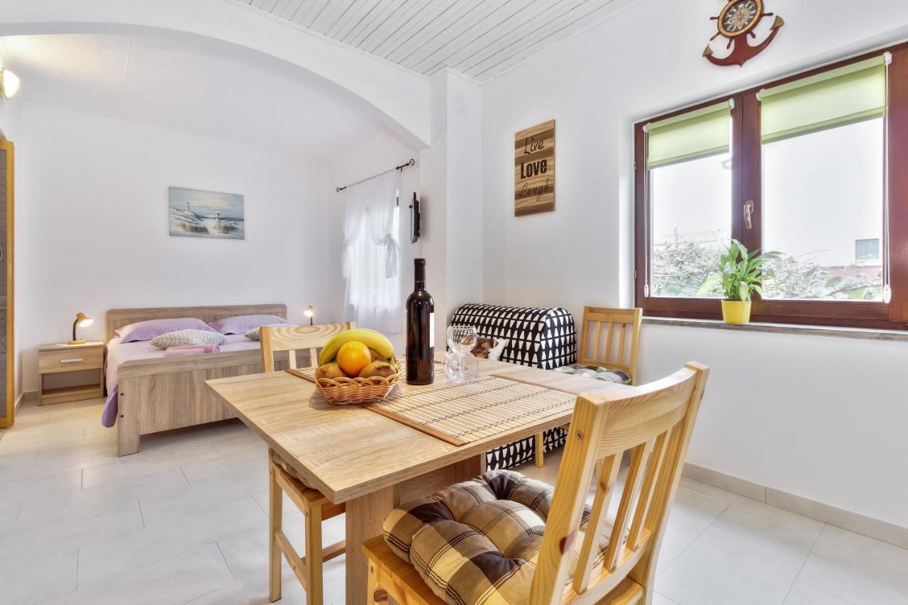 אומאג Apartments Grassi By Rent Istria מראה חיצוני תמונה