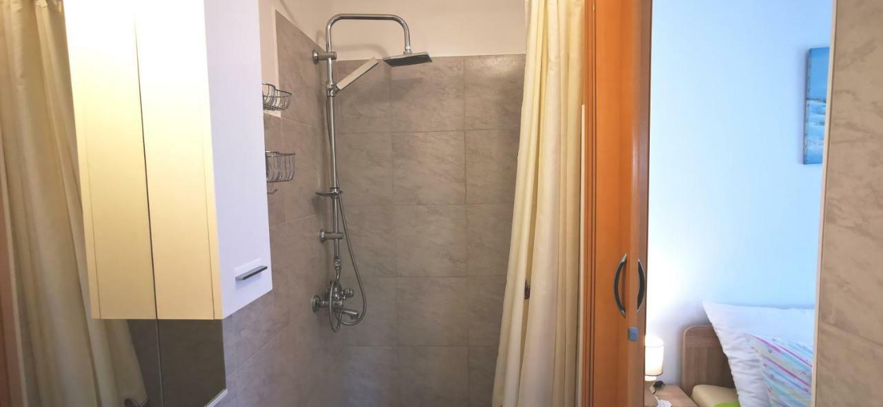 אומאג Apartments Grassi By Rent Istria מראה חיצוני תמונה